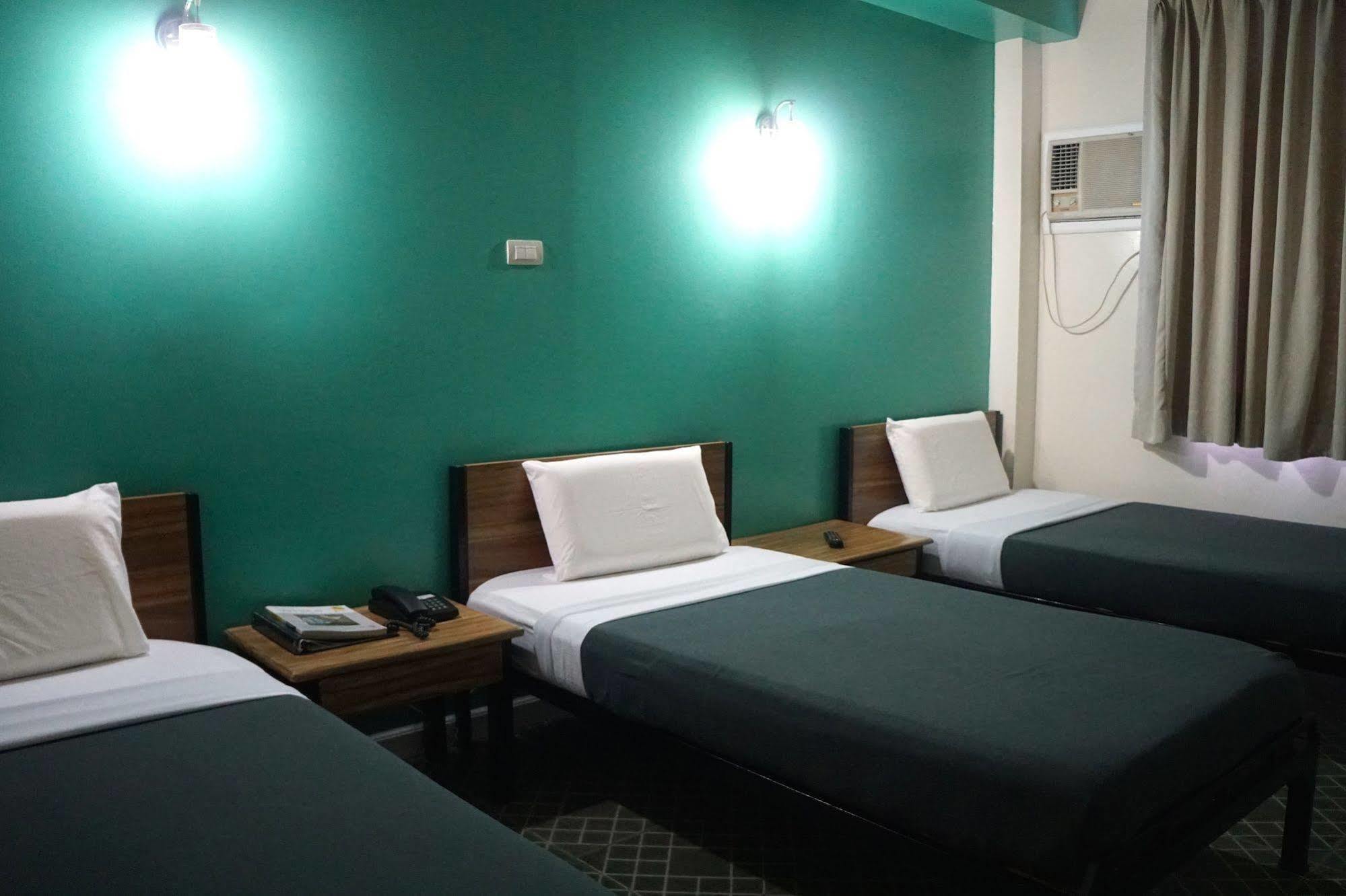 My Hotel Davao City Esterno foto
